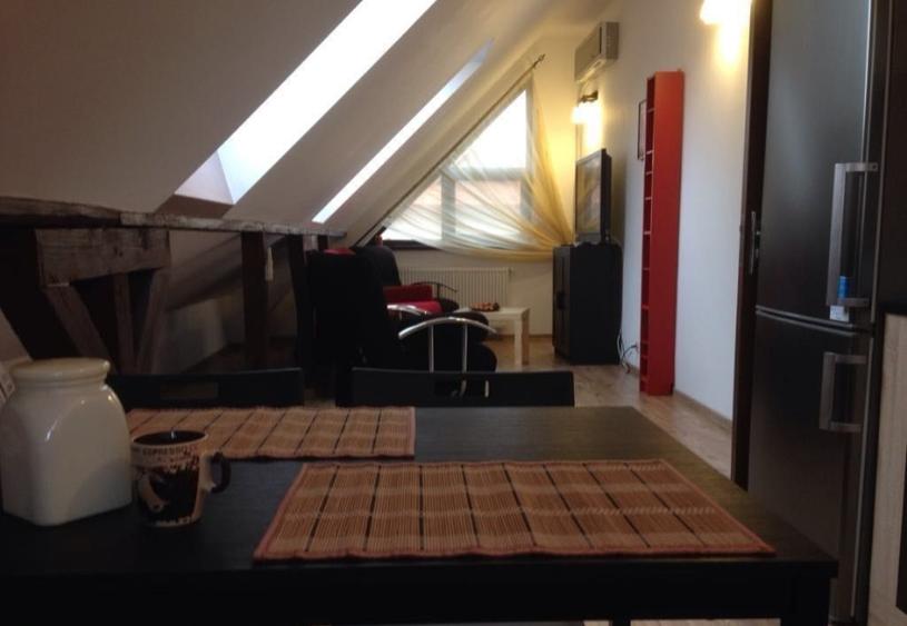 Apartament cu 2 camere decomandat, mobilat în Brâncoveanu
