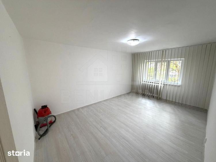 Apartament cu 2 camere decomandat în Sărari