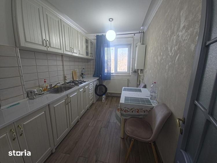 Apartament cu 2 camere decomandat în CET