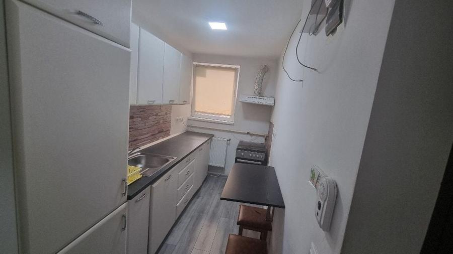 Apartament cu 3 camere decomandat în Dosu Bricii