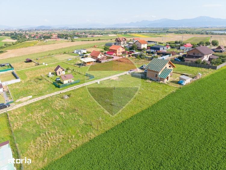 Teren de 1100 mp, în Județean