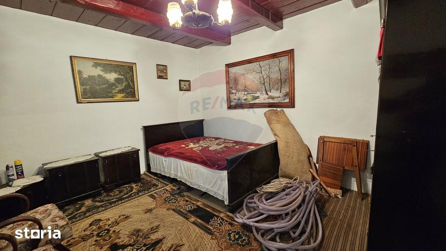 Casă cu 2 camere cu Teren 9200 Mp în Șendriceni