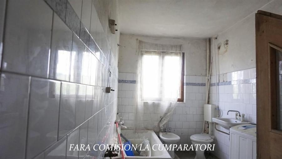 Casă individuală cu 4 camere cu Teren 1730 Mp în Mihăești