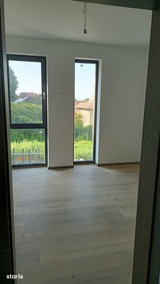 Casă cu 3 camere cu Teren 400 Mp în Budeasa
