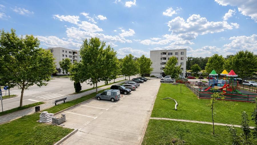 Apartament cu 2 camere semidecomandat în Băneasa