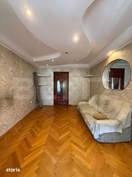 Apartament cu 4 camere semidecomandat în Port