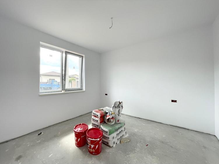 Duplex cu 4 camere cu Canalizare în Moșnița Veche