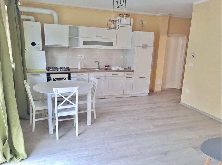 Apartament cu 2 camere semidecomandat în Aradului