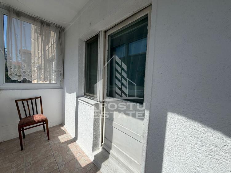 Apartament cu 3 camere decomandat, mobilat în Lipovei