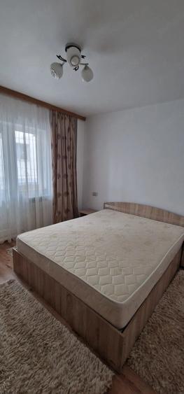 Apartament cu 2 camere decomandat în Far