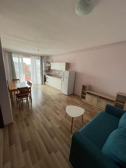Apartament cu 2 camere decomandat în Exterior Vest