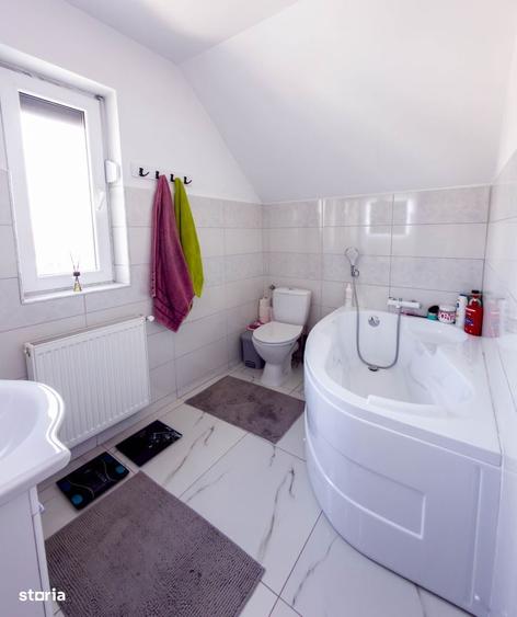 Casă cu 4 camere cu Teren 636 Mp în Iosia