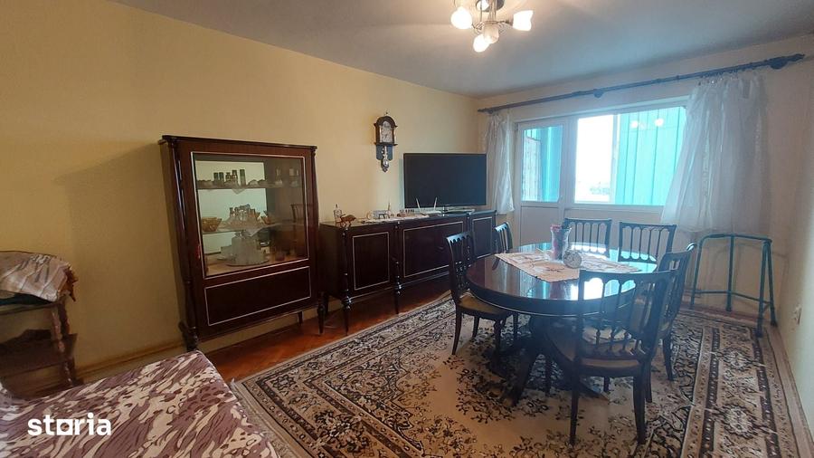 Apartament cu 3 camere în Funcționarilor