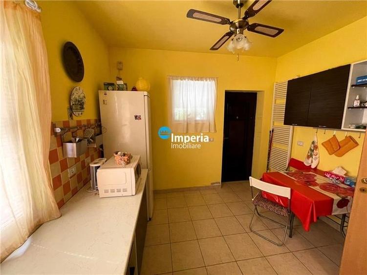 Casă individuală cu 4 camere cu Canalizare în Rediu