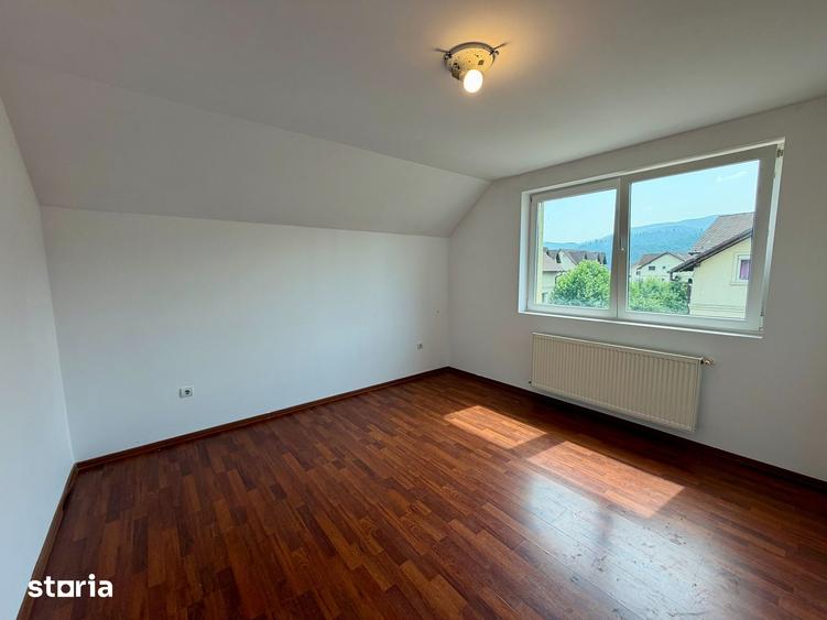 Apartament cu 3 camere, mobilat în Central
