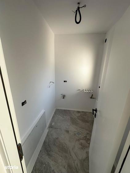 Casă cu 5 camere cu Teren 483 Mp în Corbeanca
