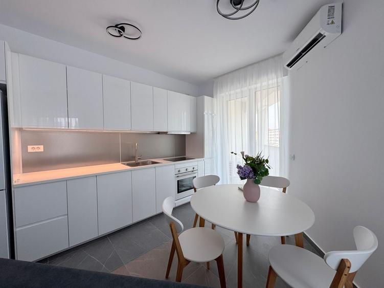 Apartament cu 2 camere, mobilat în Central