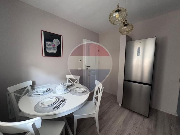 Apartament cu 2 camere decomandat, mobilat în Semicentral