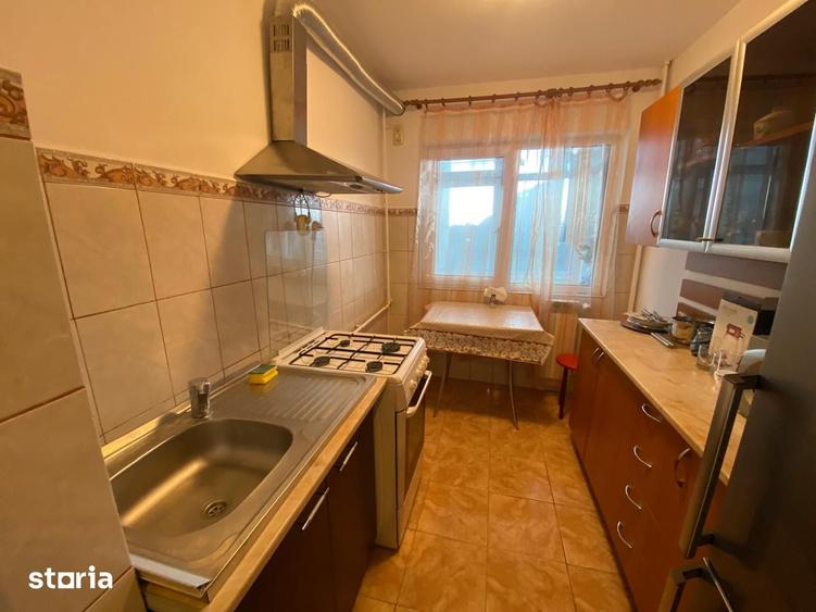 Apartament cu 2 camere decomandat în Micro 6