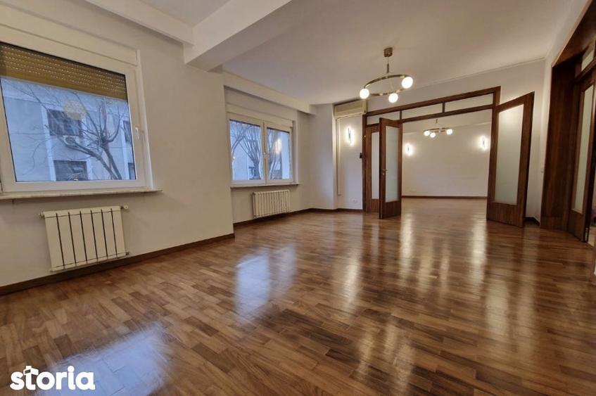 Apartament cu 5 camere în Primăverii