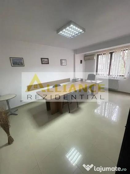Spațiu comercial, de 115 mp, în Central