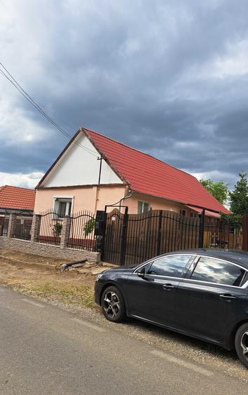 Casă cu 2 camere decomandat cu Teren 952 Mp în Centura