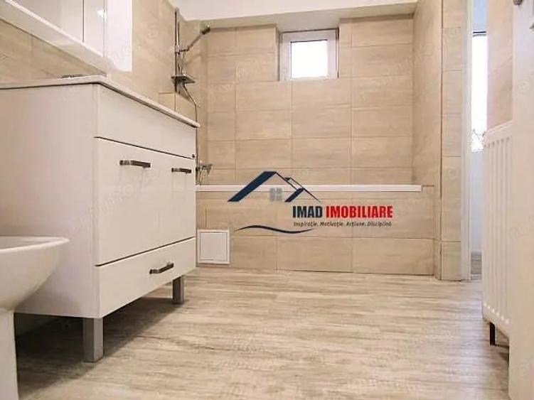 Apartament cu 4 camere decomandat în Micro 3