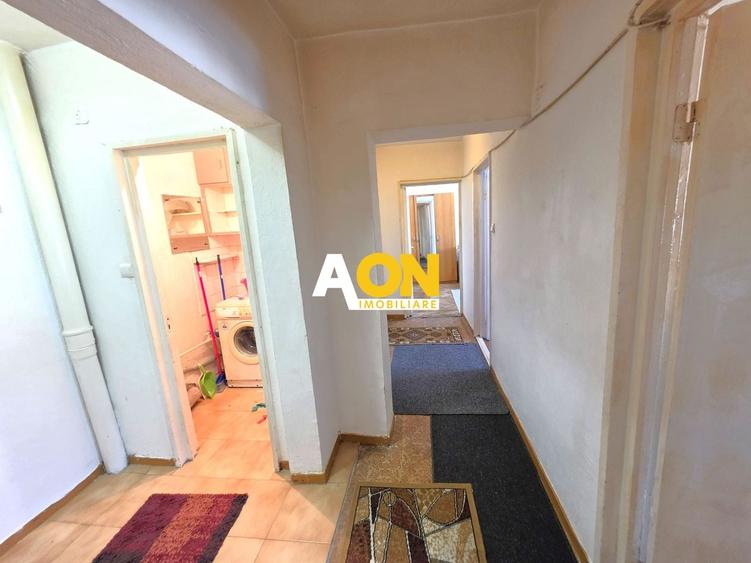 Apartament cu 3 camere decomandat, mobilat în Cetate