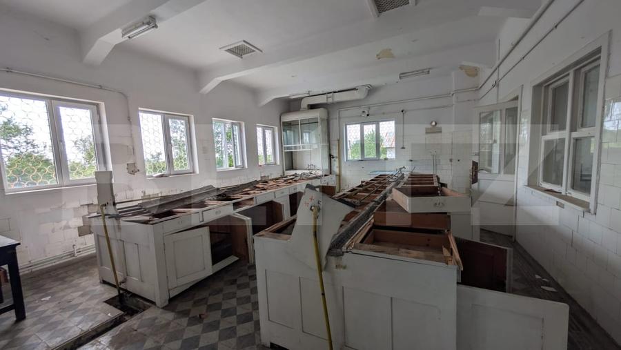 Casă individuală cu 5 camere cu Canalizare în Moreni