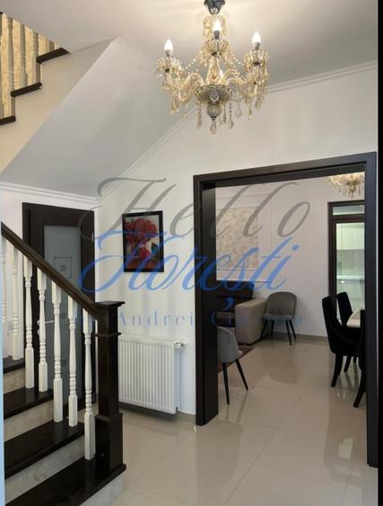 Duplex cu 5 camere cu Canalizare în Florești