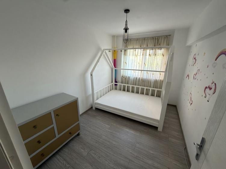 Apartament cu 3 camere decomandat în Progresul