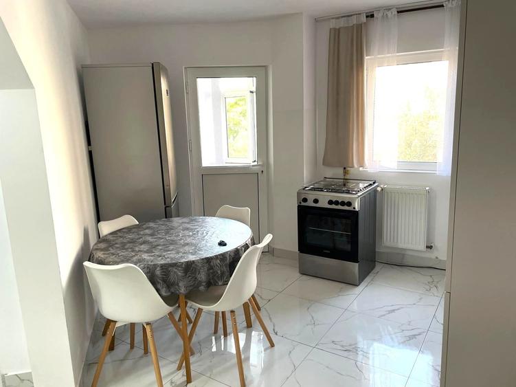 Apartament cu 2 camere decomandat, mobilat în Dumbrava 2