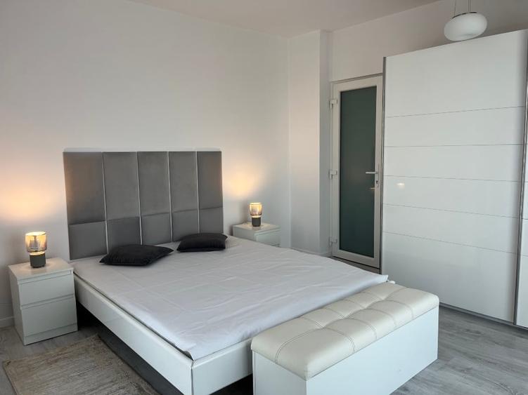 Apartament cu 3 camere decomandat, mobilat în Torontalului