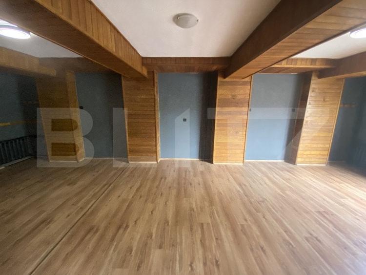Spațiu comercial, de 377 mp, în 1 Mai