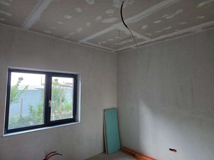 Casă individuală cu 4 camere cu Canalizare în Cumpăna