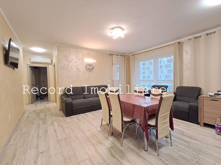 Apartament cu 4 camere semidecomandat, mobilat în Florești