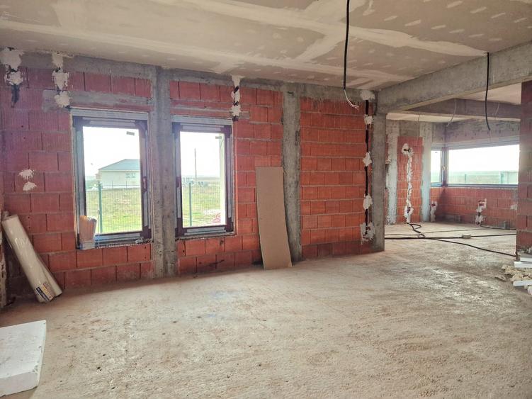 Casă individuală cu 4 camere cu Teren 500 Mp în Sântandrei