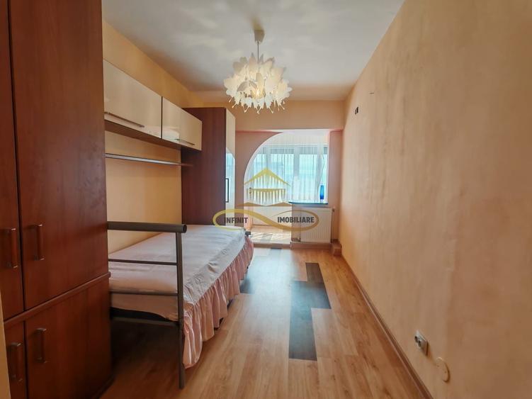 Apartament cu 3 camere decomandat, mobilat în Central