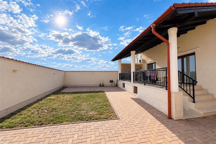 Casă cu 4 camere cu Teren 264 Mp în Tineretului