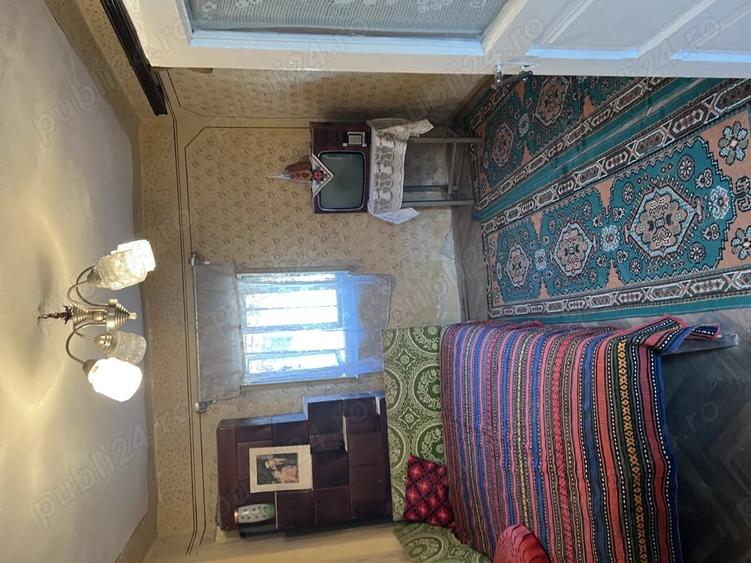 Casă cu 7 camere cu Teren 2650 Mp în Colțești