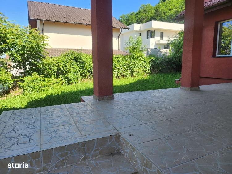 Casă cu 4 camere în Ștefănești