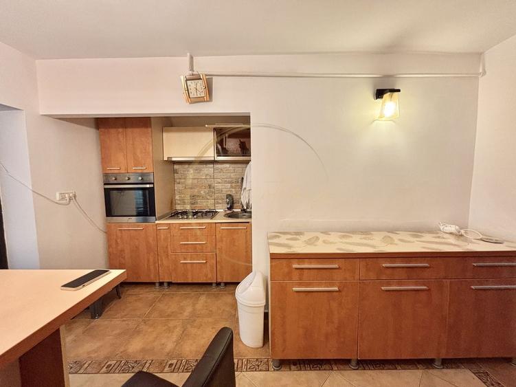 Apartament cu 3 camere, mobilat în Telegrafului