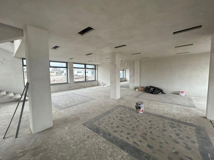 Birou, de 1,200 mp, în Bărcănești