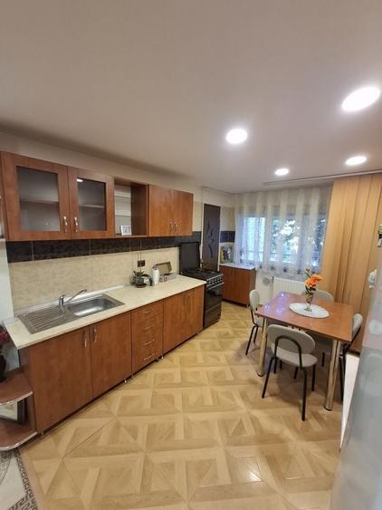 Apartament cu 2 camere decomandat în Micro 17
