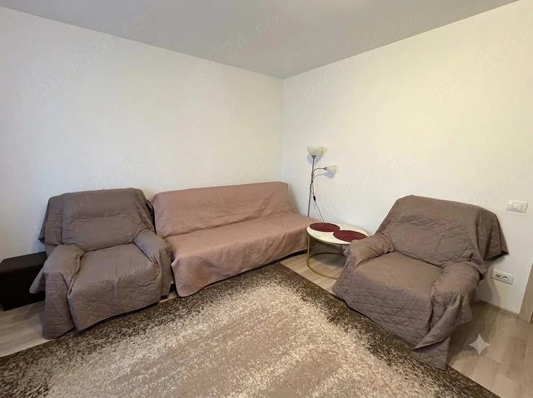 Apartament cu 3 camere semidecomandat în Giulești