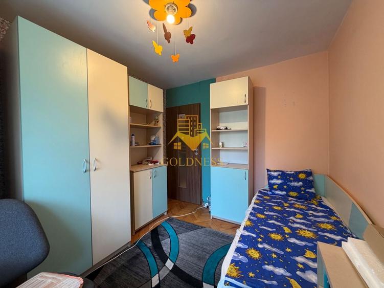 Apartament cu 3 camere semidecomandat, mobilat în Zorilor