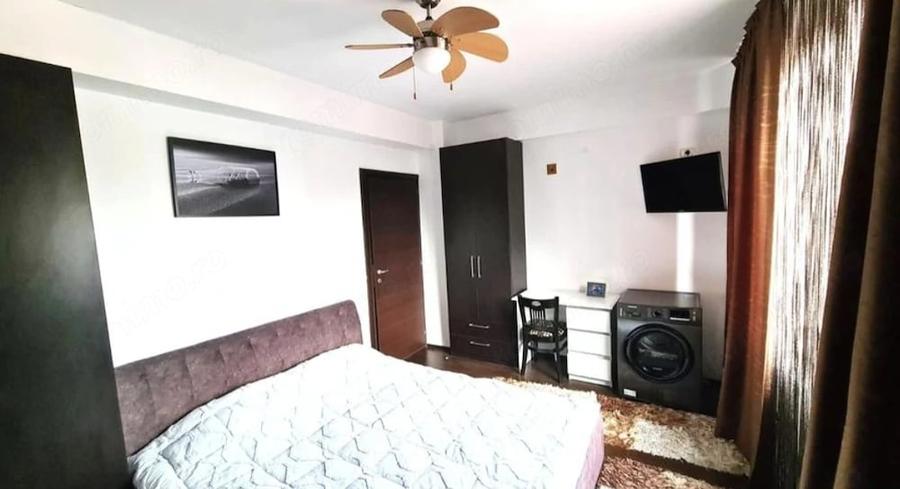 Apartament cu 2 camere decomandat în Trocadero