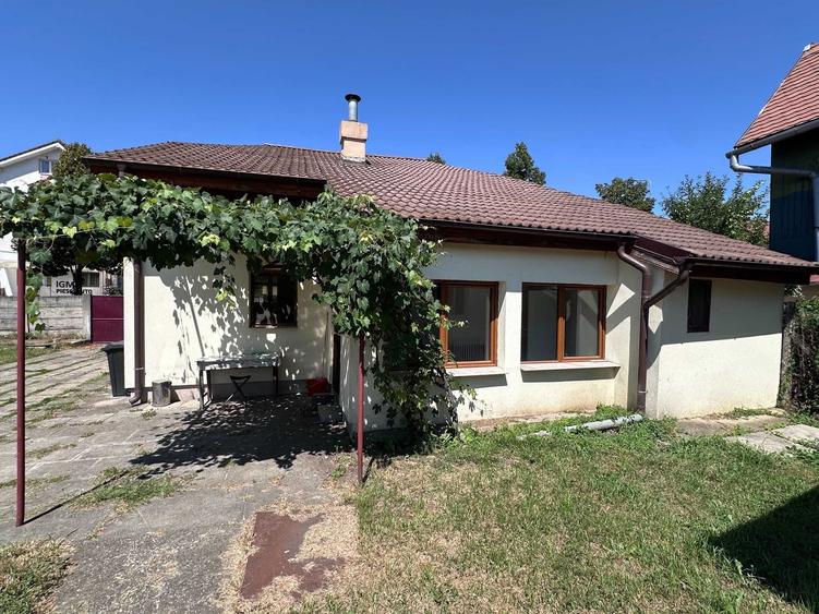 Casă cu 2 camere cu Teren 900 Mp în Cedonia