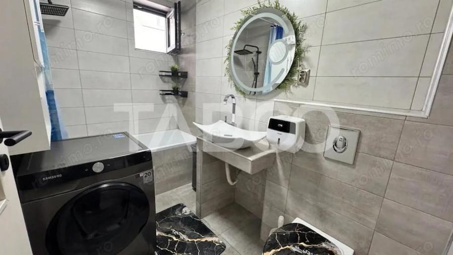 Apartament cu 3 camere semidecomandat în Central