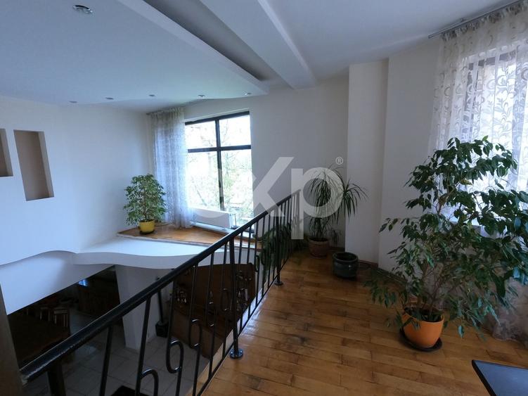 Casă individuală cu 7 camere cu Canalizare în Găvana